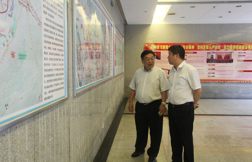 赖德贵检察长深入沪昆铁路客运专线湖南有限责