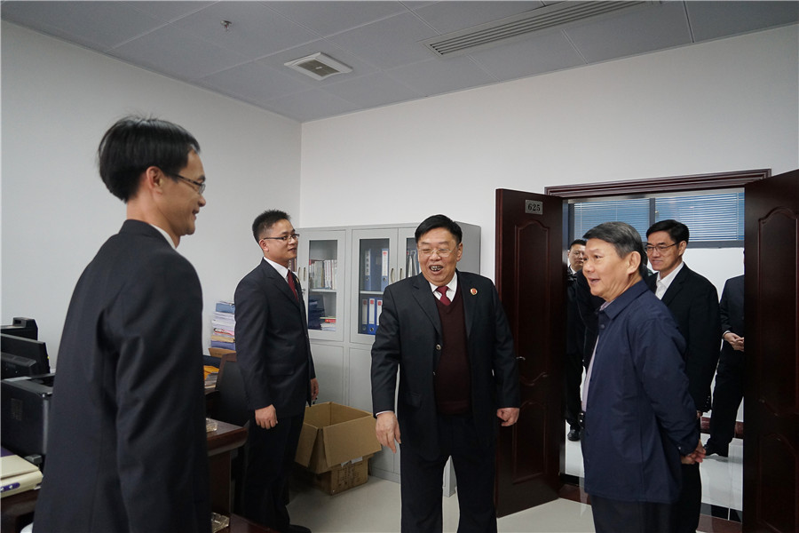 省检察院郑红检察长带队莅临分院督导学习宣传贯彻党的十九大精神